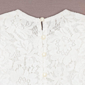 Neck line on lace top