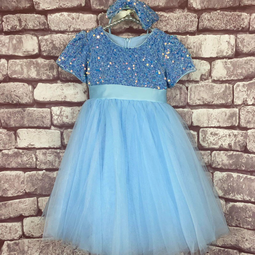 Sky blue dress for 2025 baby girl